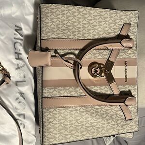 Michael Kors Bag. Used once.